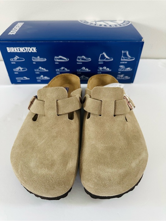 Birkenstock Shoes - Birkenstock Boston Clogs Soft Footbed Taupe Suede, size 39 Narrow Fit
